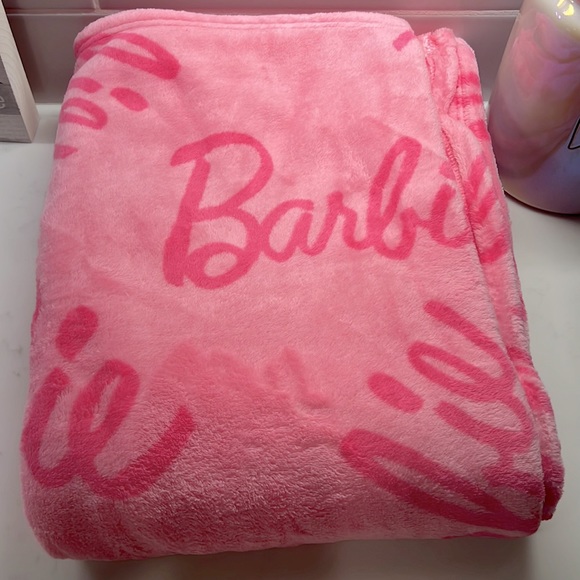 NWT BARBIE Oversized In Repeat Throw! 50” W 70” L - Picture 3 of 3